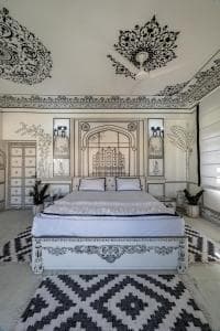 LalluJi Luxe - Maharaja Suite